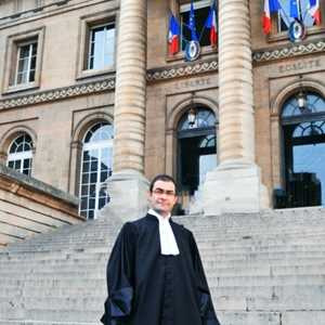 David, un avocat spécialisé en droit commercial à Combs-la-Ville